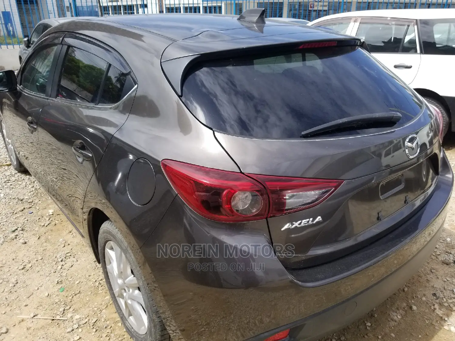 Mazda Axela 2015 Brown