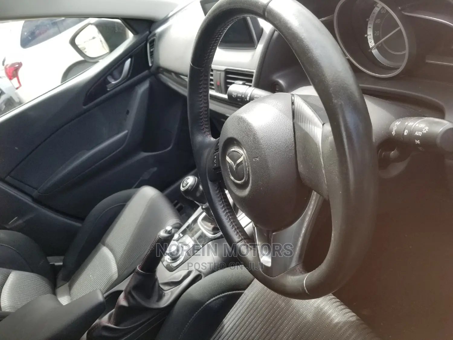 Mazda Axela 2015 Brown