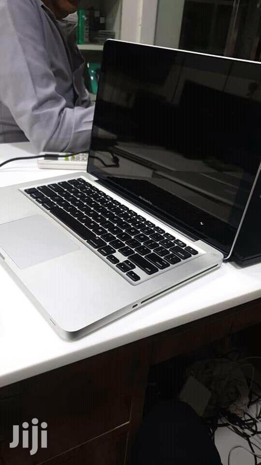 Laptop Apple MacBook Pro 4GB Intel Core i5 HDD 500GB