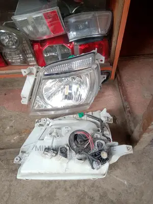 Nissan Caravan E25 Headlights