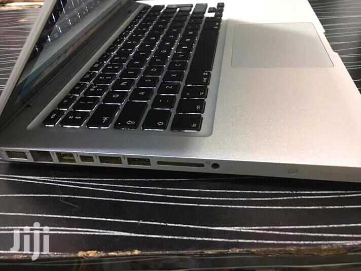 Laptop Apple MacBook Pro 4GB Intel Core i5 HDD 500GB