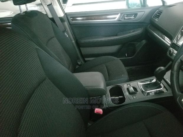 Subaru Outback 2015 Silver - thumbnail 3