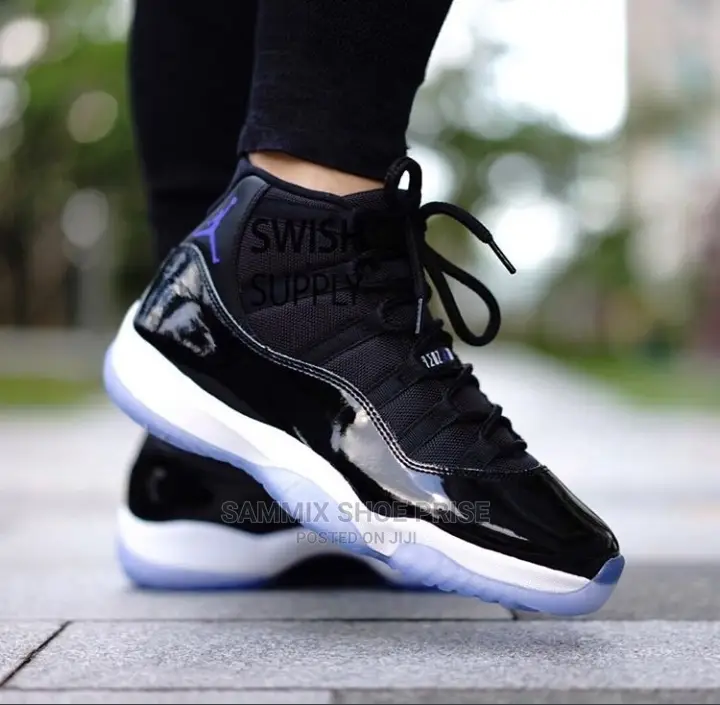 Jordan 11 Sneakers