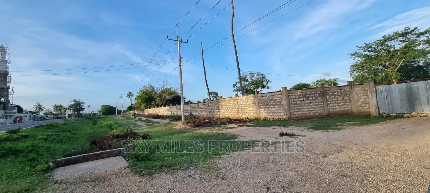 50/100 Plot on Sale in Kikambala Highway
