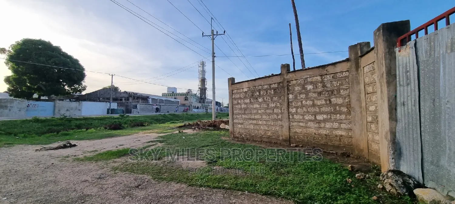 50/100 Plot on Sale in Kikambala Highway