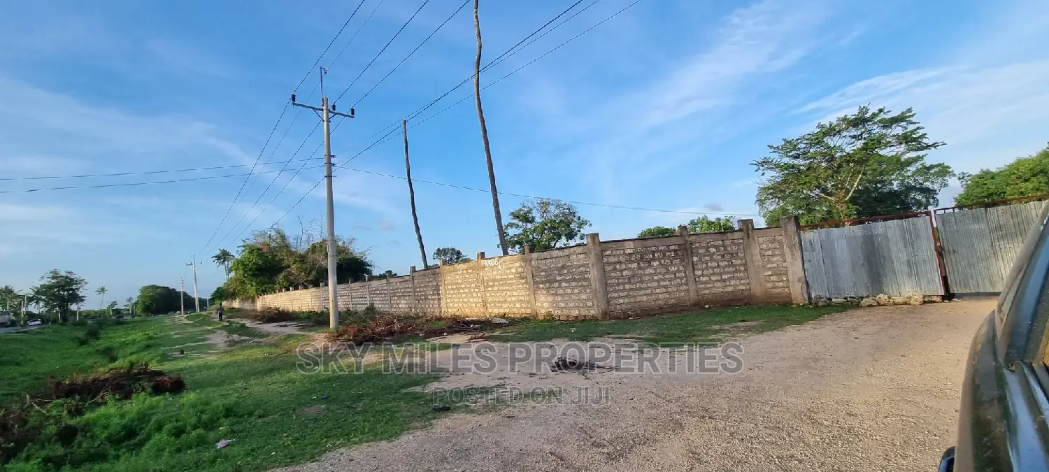 50/100 Plot on Sale in Kikambala Highway