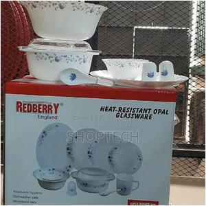 42 Piece Redberry Dinner Set. - thumbnail 2