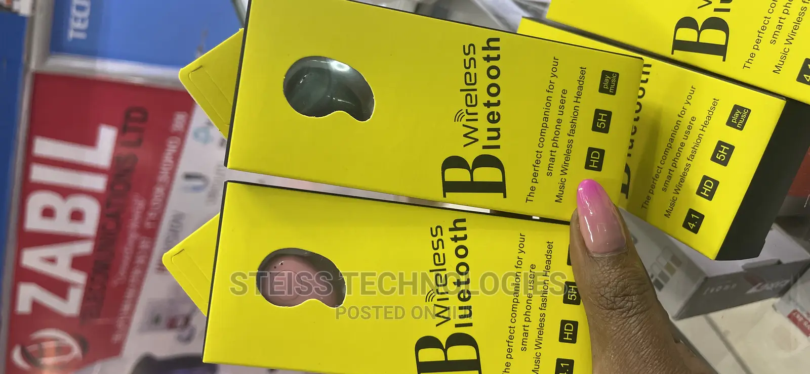 Bluetooth-Wireless Headsets.