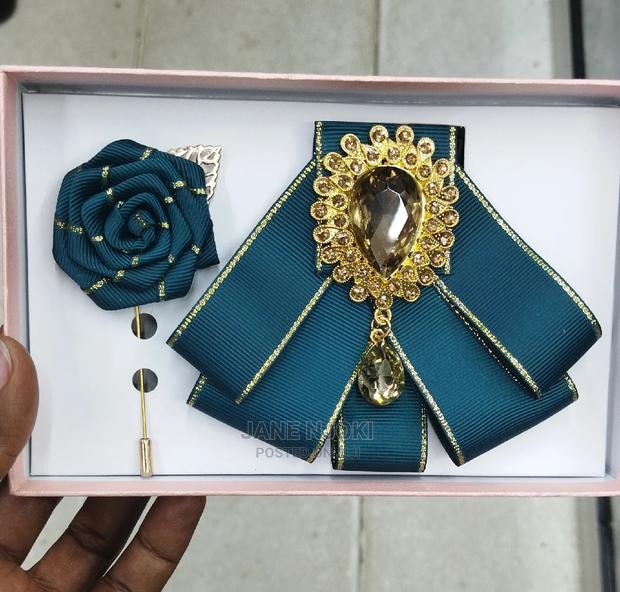 Green Bowtie - main view