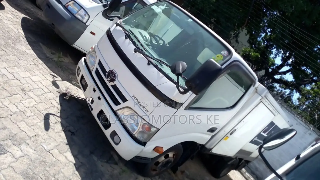Toyota Dyna 2500cc Petrol Manual
