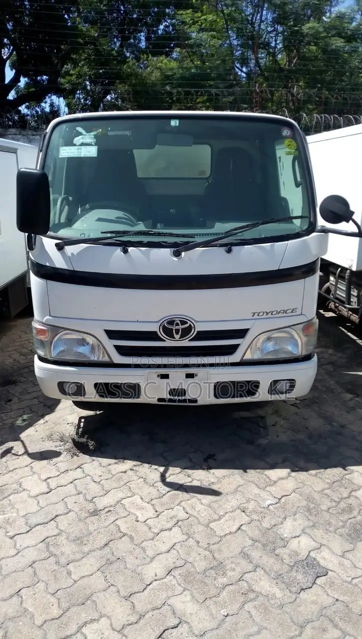 Toyota Dyna 2500cc Petrol Manual