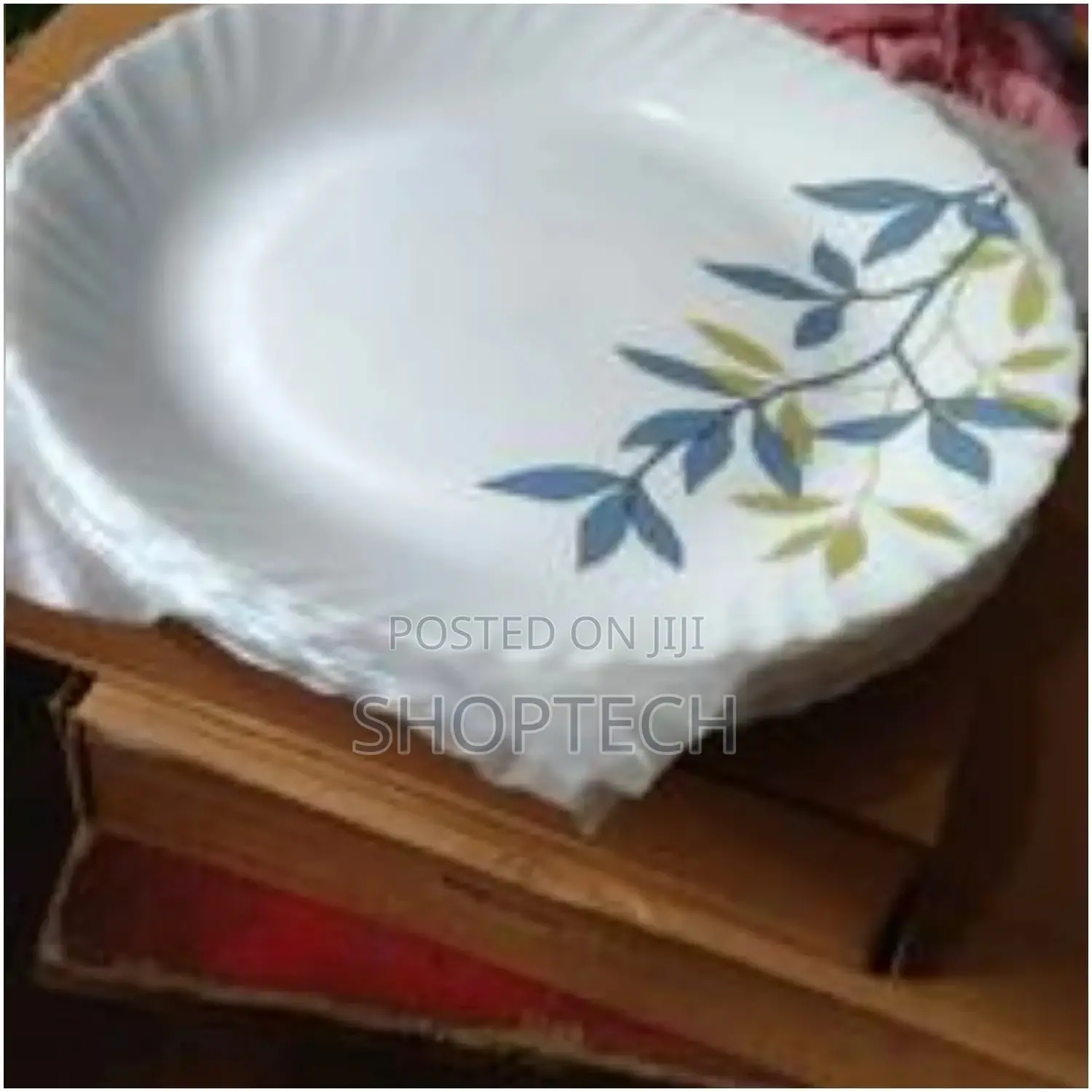 Set of 6 Diva Plates.