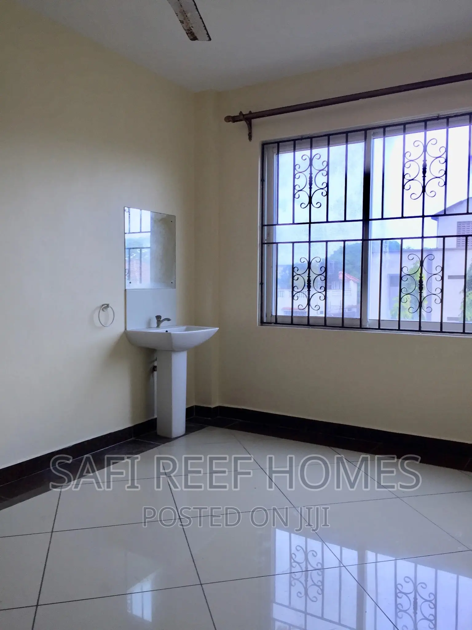 3bdrm Apartment in Kizingo for rent