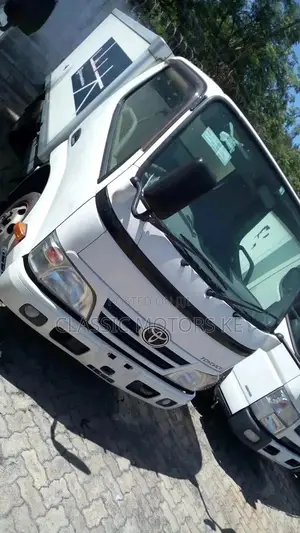 Toyota Dyna 2500cc Petrol Manual