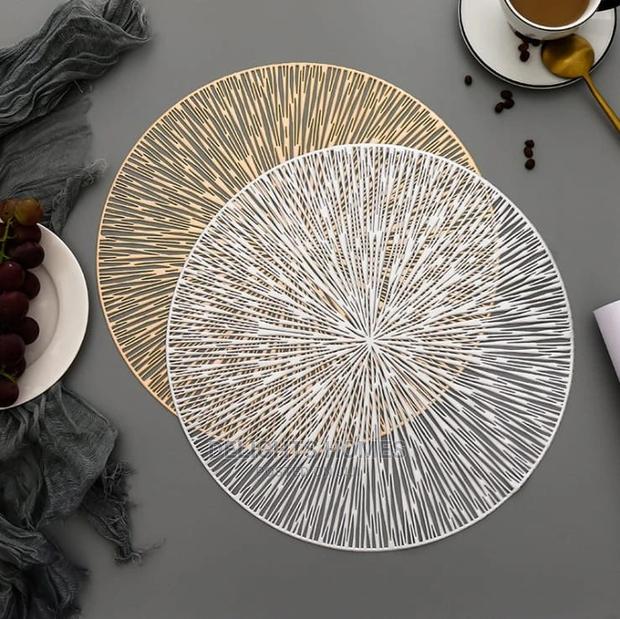 Classy Non ~ Woven Tablemats
