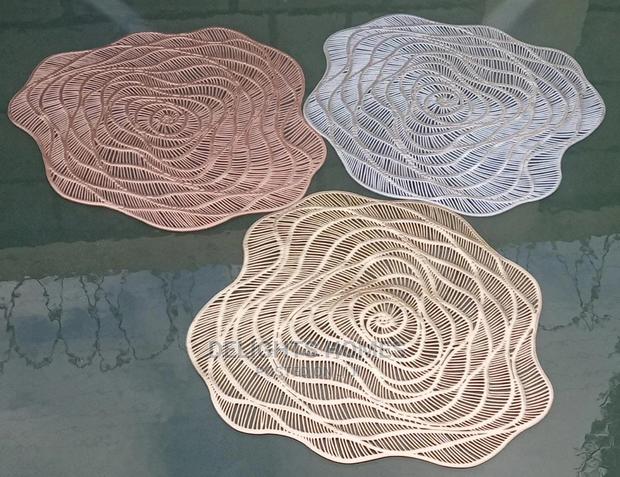 6pcs Classy Non ~ Woven Tablemats