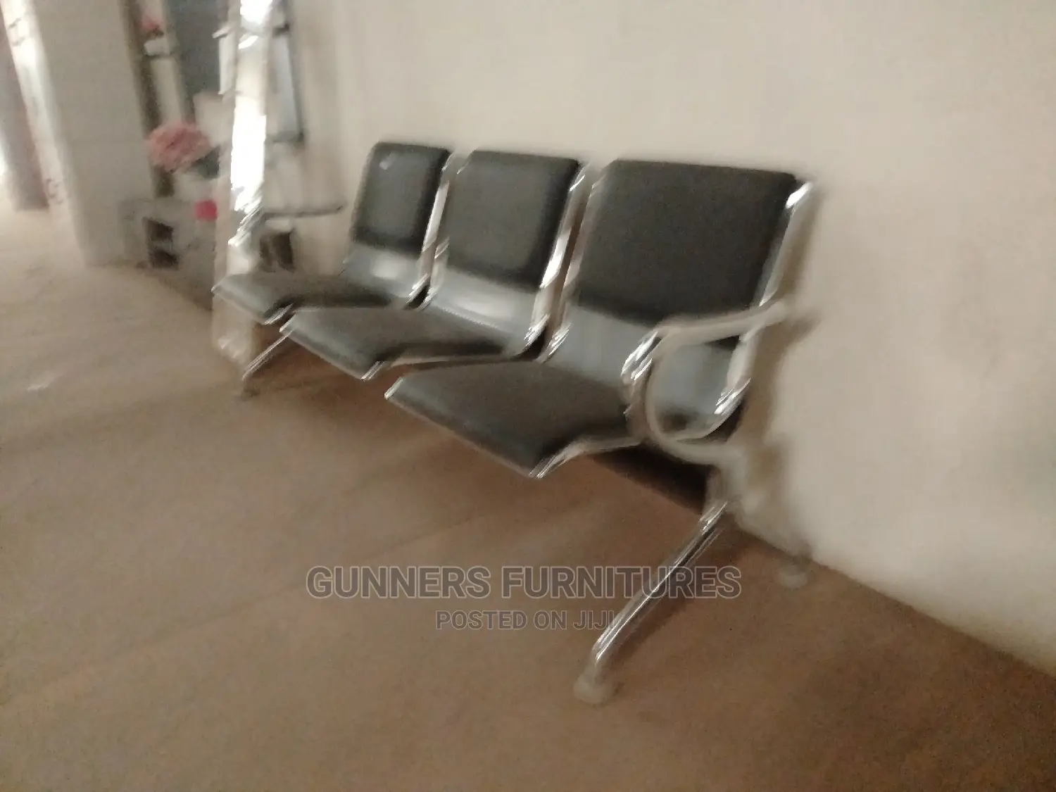 Airport Padded Link Chair.
