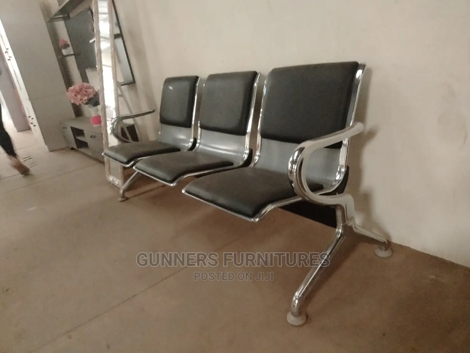 Airport Padded Link Chair.