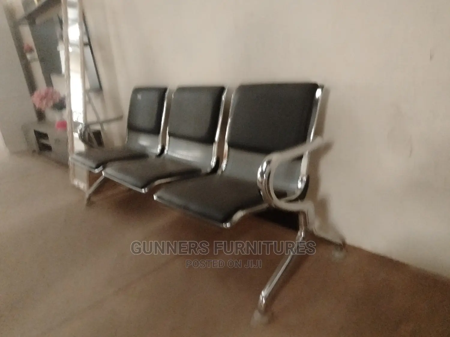 Airport Padded Link Chair.