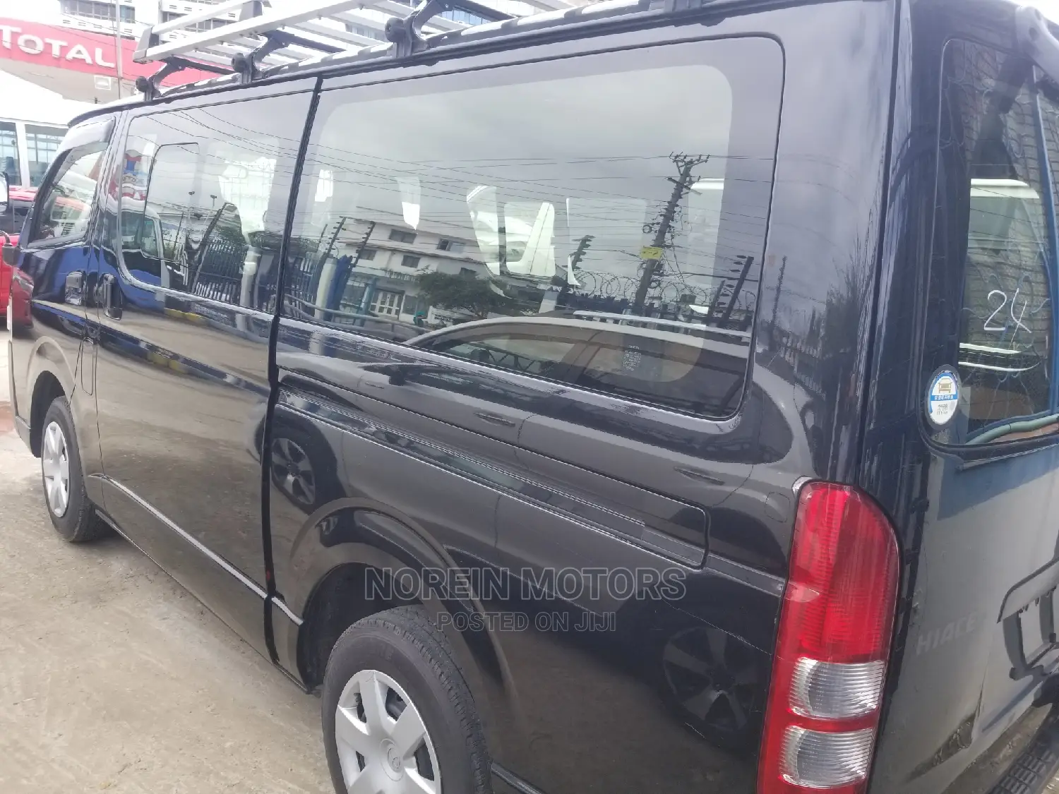 Toyota HiAce 2015 Black