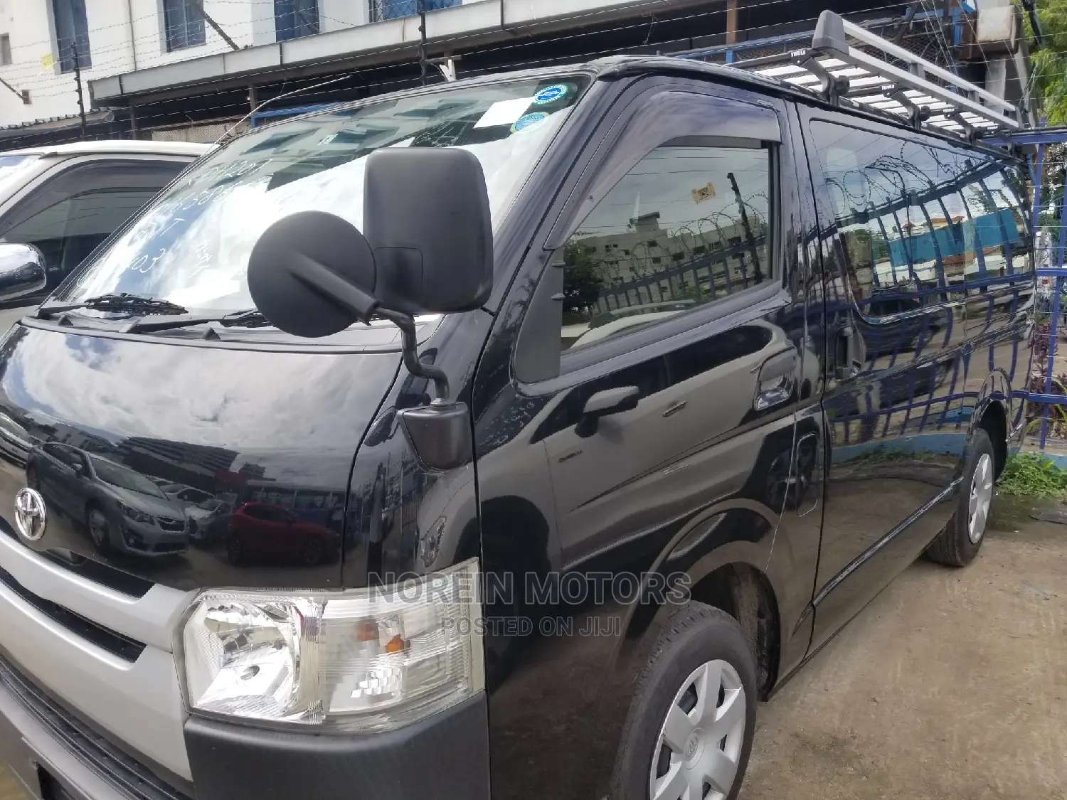 Toyota HiAce 2015 Black