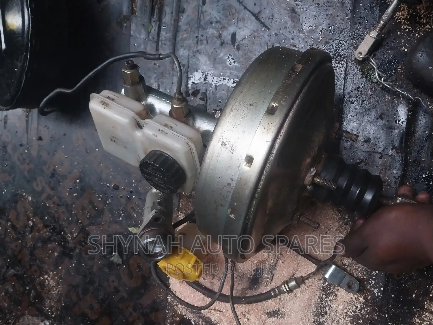 Brake Booster and Brake Master Cylinder Tata 207