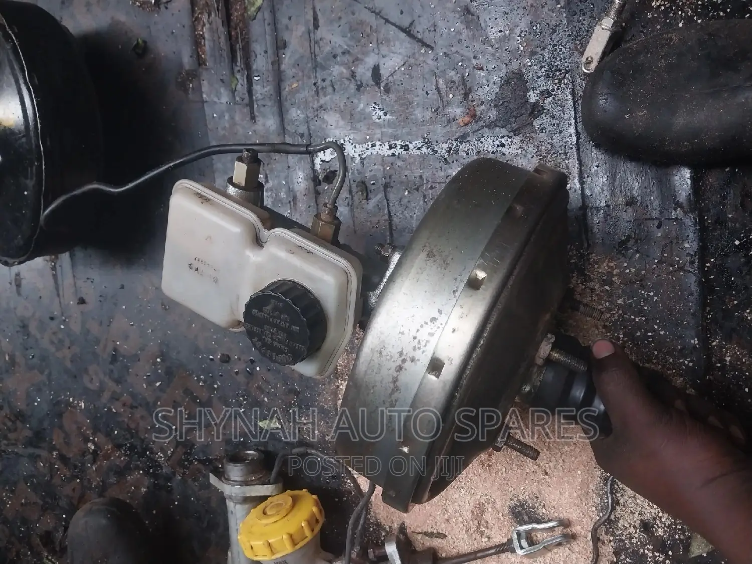 Brake Booster and Brake Master Cylinder Tata 207