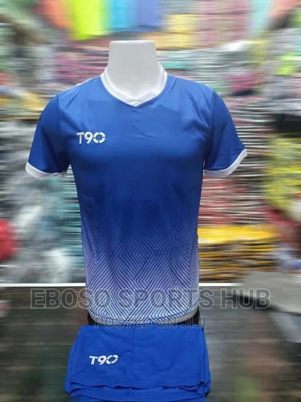 Football Kits - thumbnail 2
