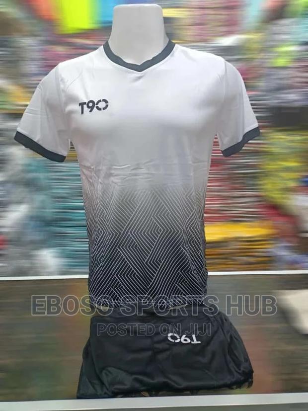 Football Kits - thumbnail 3