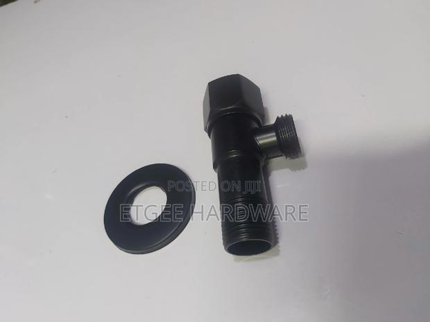 Black Angle Valve - thumbnail 2