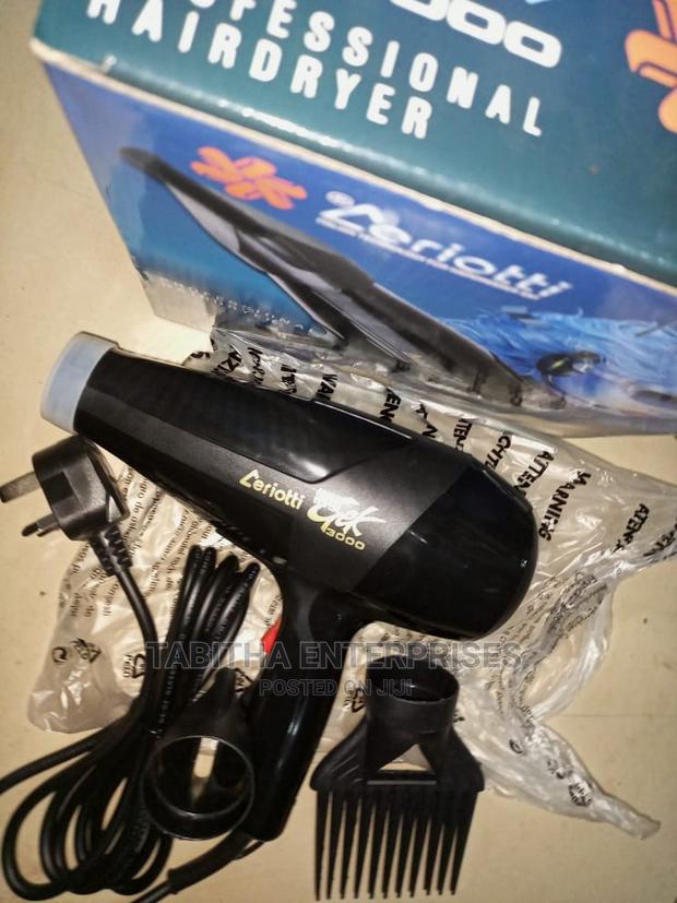 Hair Blowdry - main view