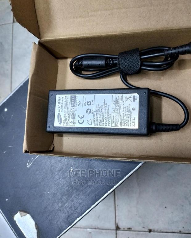 Samsung 19 v Laptop Adapter Charger - thumbnail 2