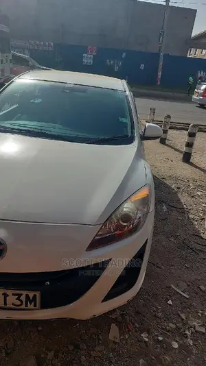 Mazda Axela 2010 Front Windscreen
