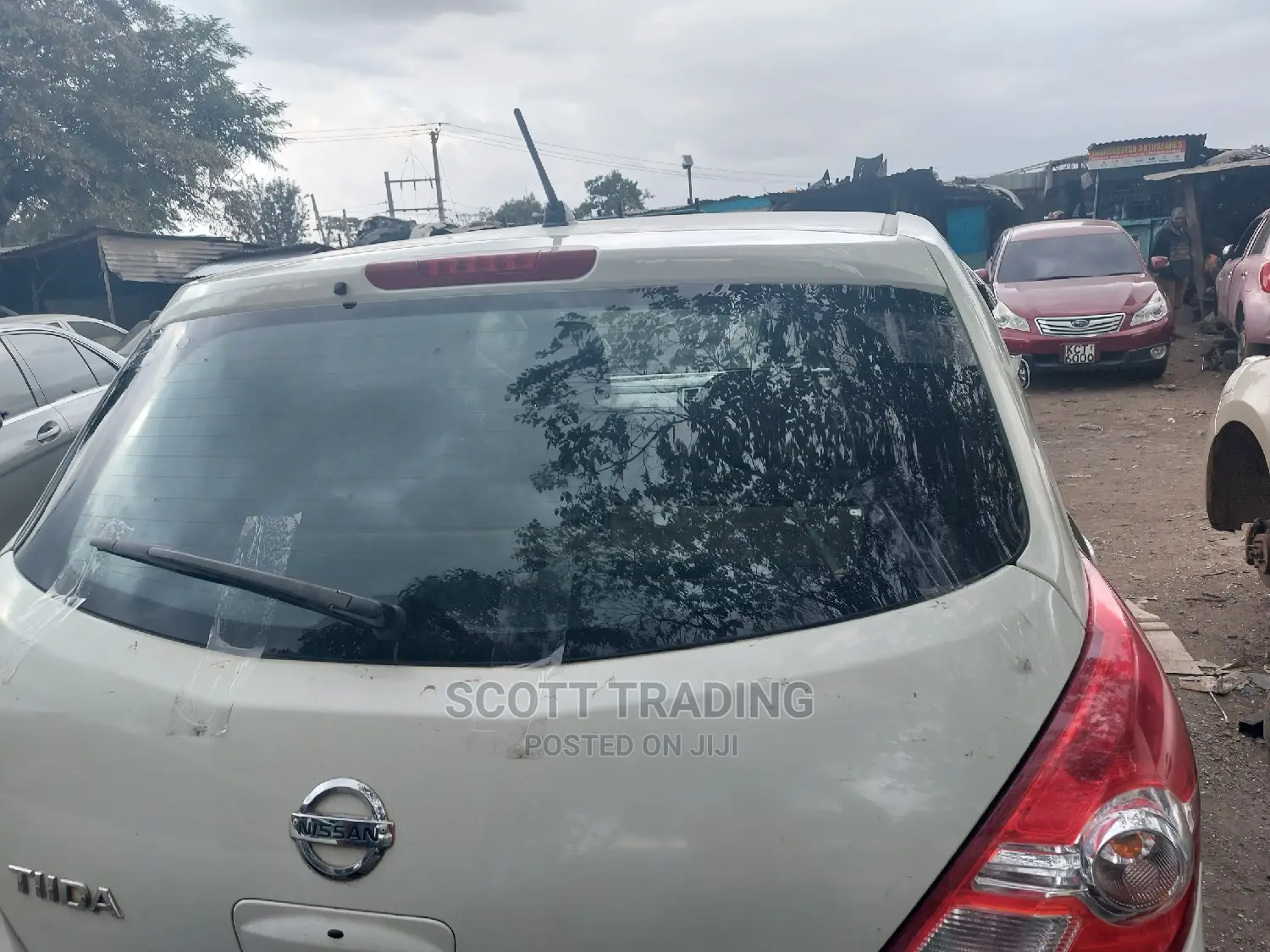Nissan Tiida Hatchback Rear Windscreen