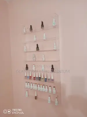 Cutex Displays