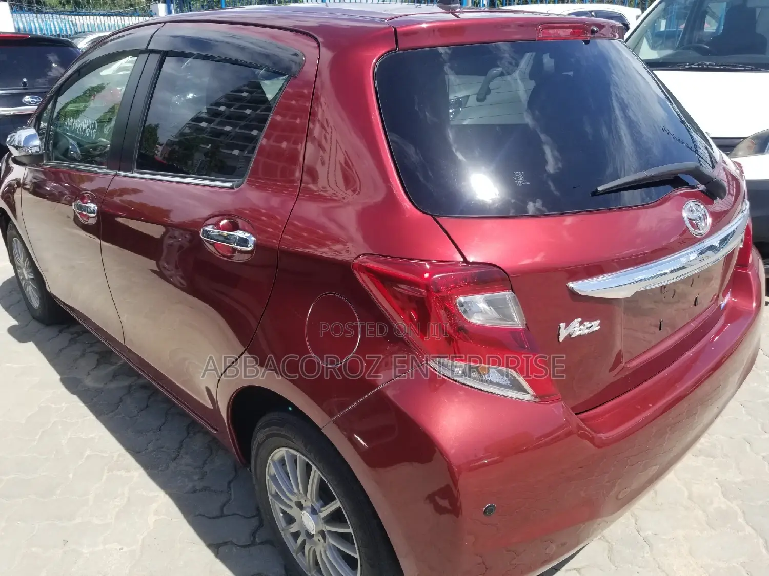 Toyota Vitz 1.3 FWD 3dr 2015 Red