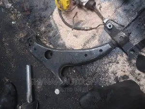 Arm Toyota 100