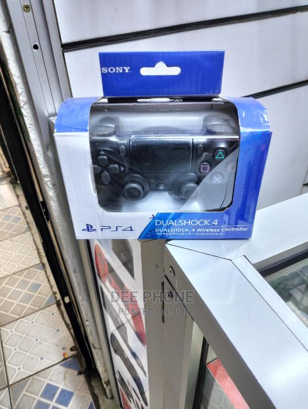 Sony Ps4 Wireless Game Pad - main view