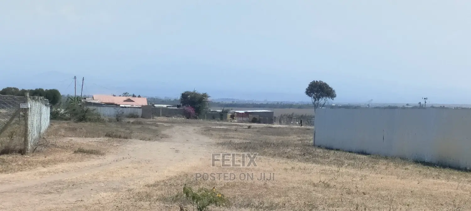 Narumoru/Nanyuki Highway 0.063 Ha