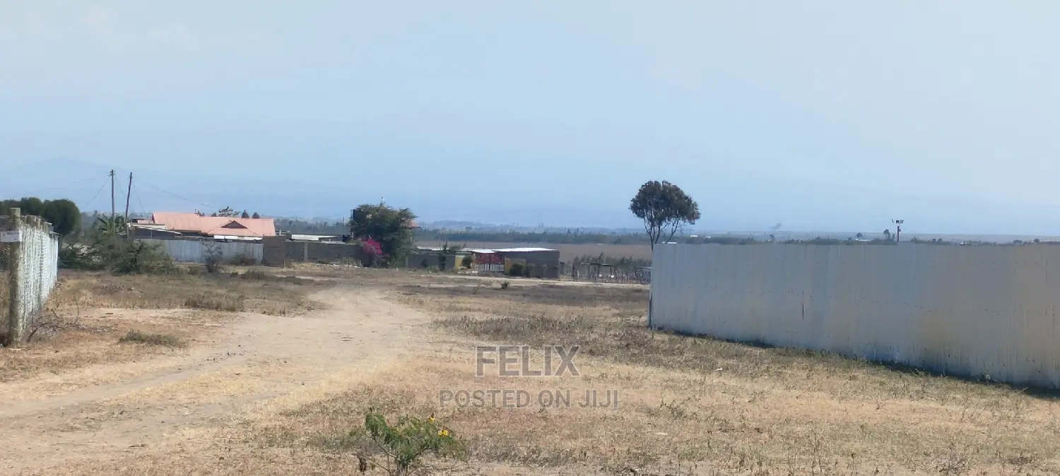 Narumoru/Nanyuki Highway 0.063 Ha