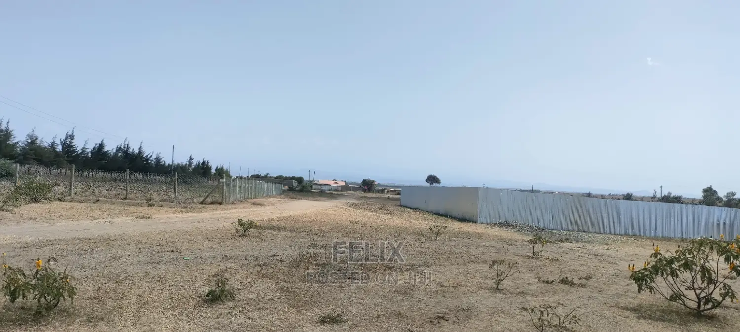 Narumoru/Nanyuki Highway 0.063 Ha