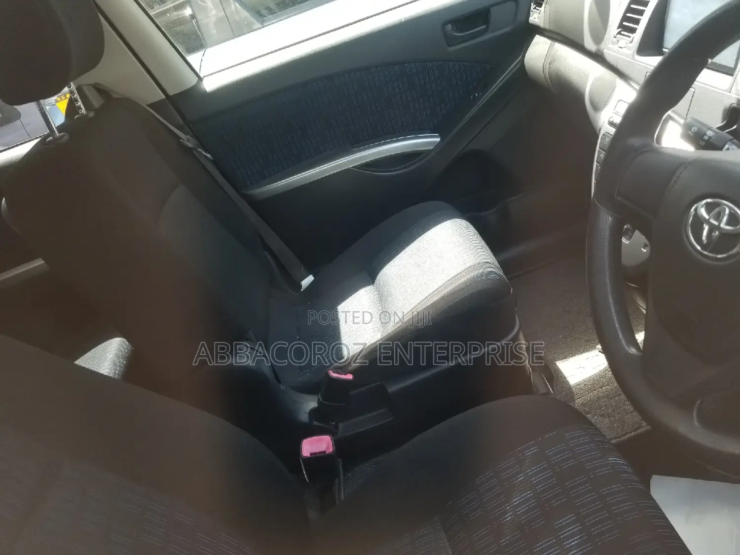 Toyota ISIS 1.8 Platana 2WD 2015 Brown