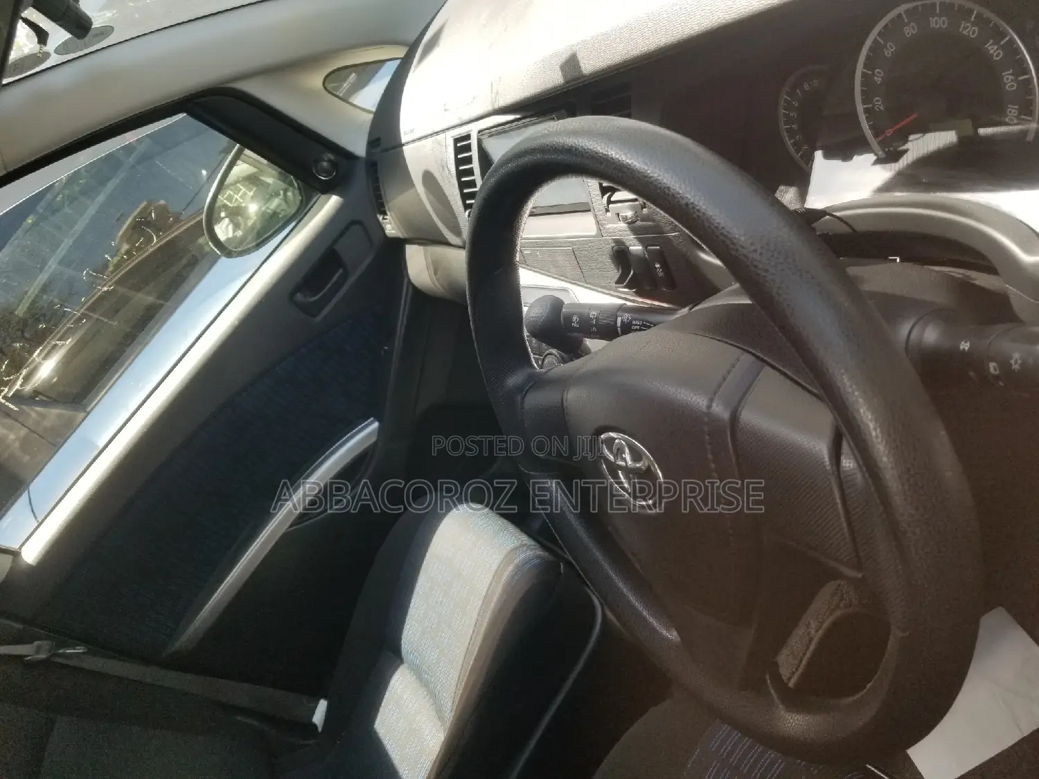 Toyota ISIS 1.8 Platana 2WD 2015 Brown