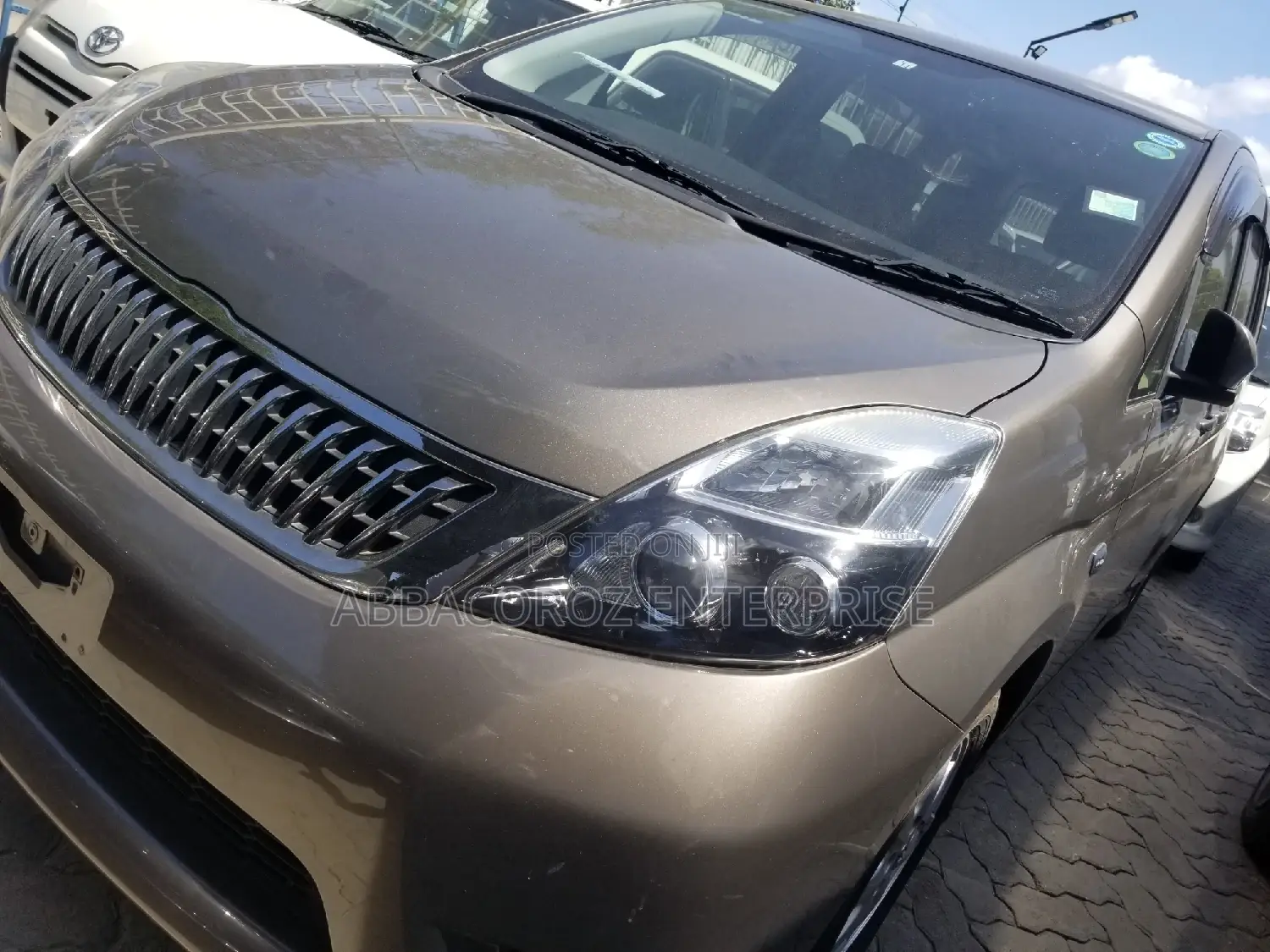 Toyota ISIS 1.8 Platana 2WD 2015 Brown
