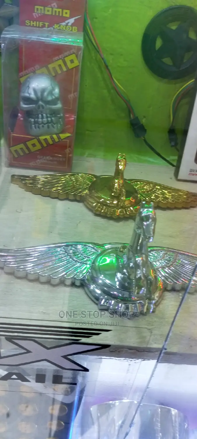Zinc Alloy Luxury Bonnet Stand Flying Horse Logo