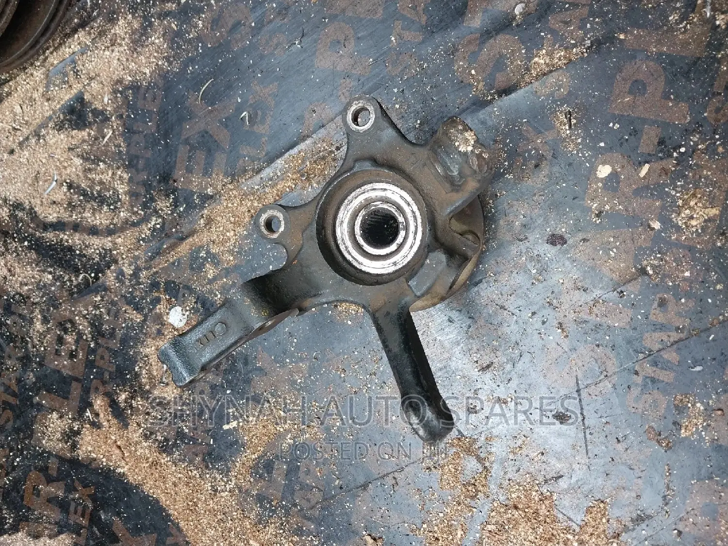 Front Hub Nissan B15