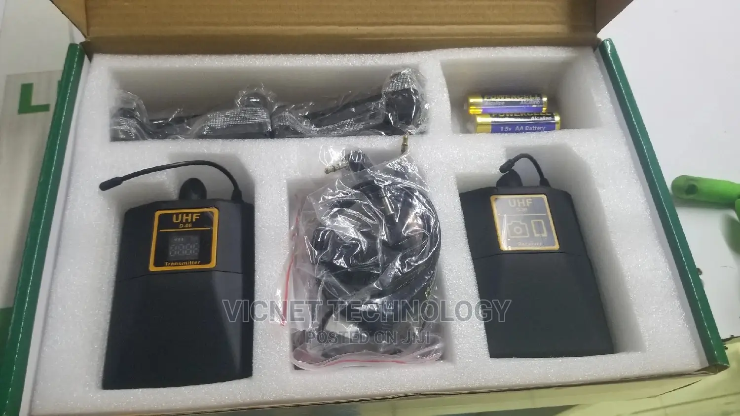 Single Wireless UHF Lavalier Microphone