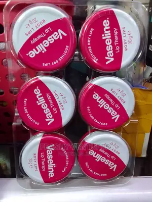 Soothing Vaseline Lip Therapy