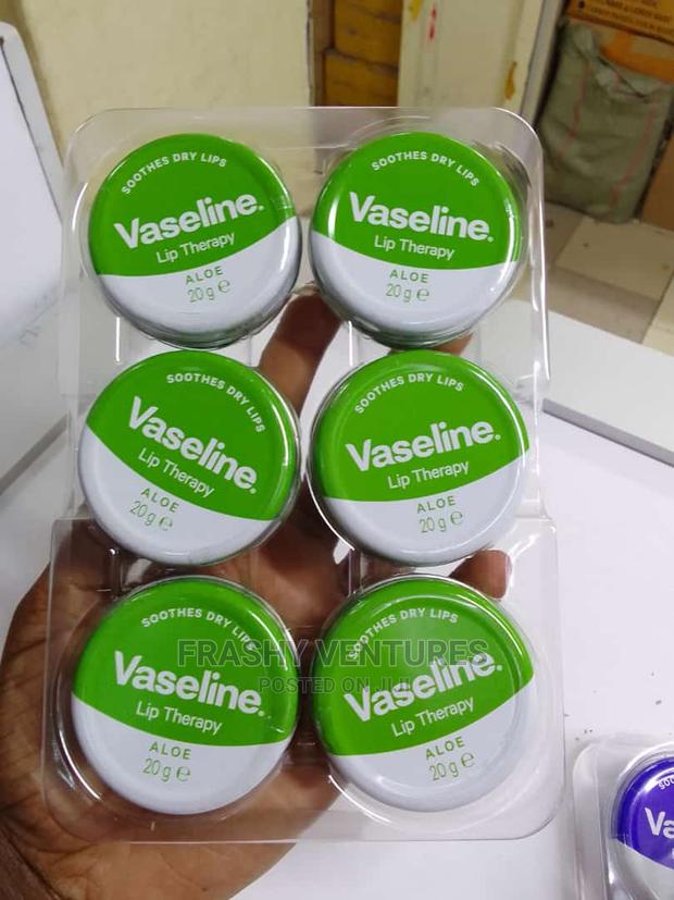 Soothing Vaseline Lip Therapy - thumbnail 4