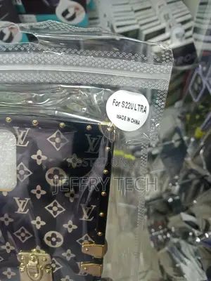 LOUIS VUITTON Phone Case for Samsung S22 Ultra Cover